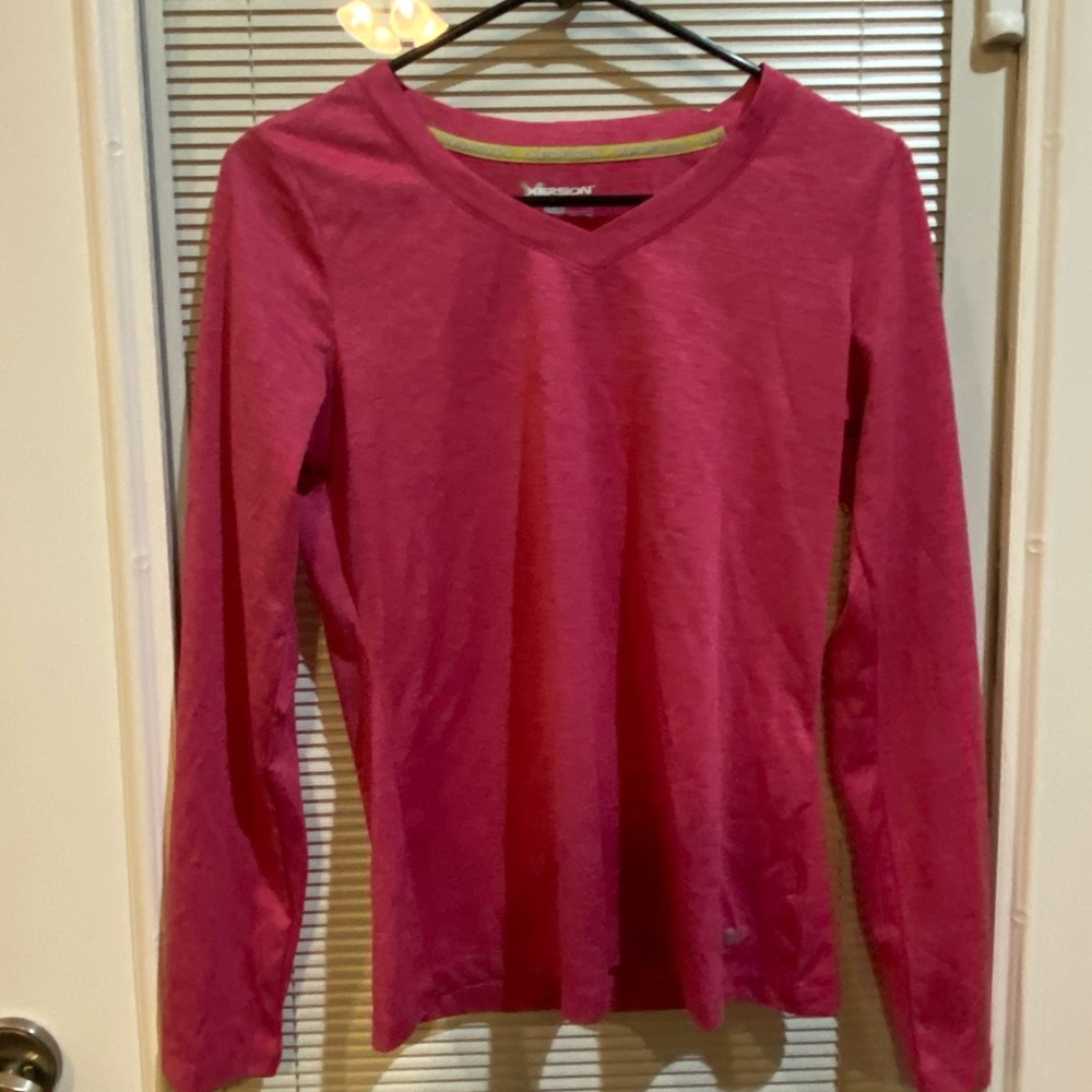 Long sleeve sport shirt